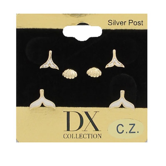 Whale Tail Studs Set